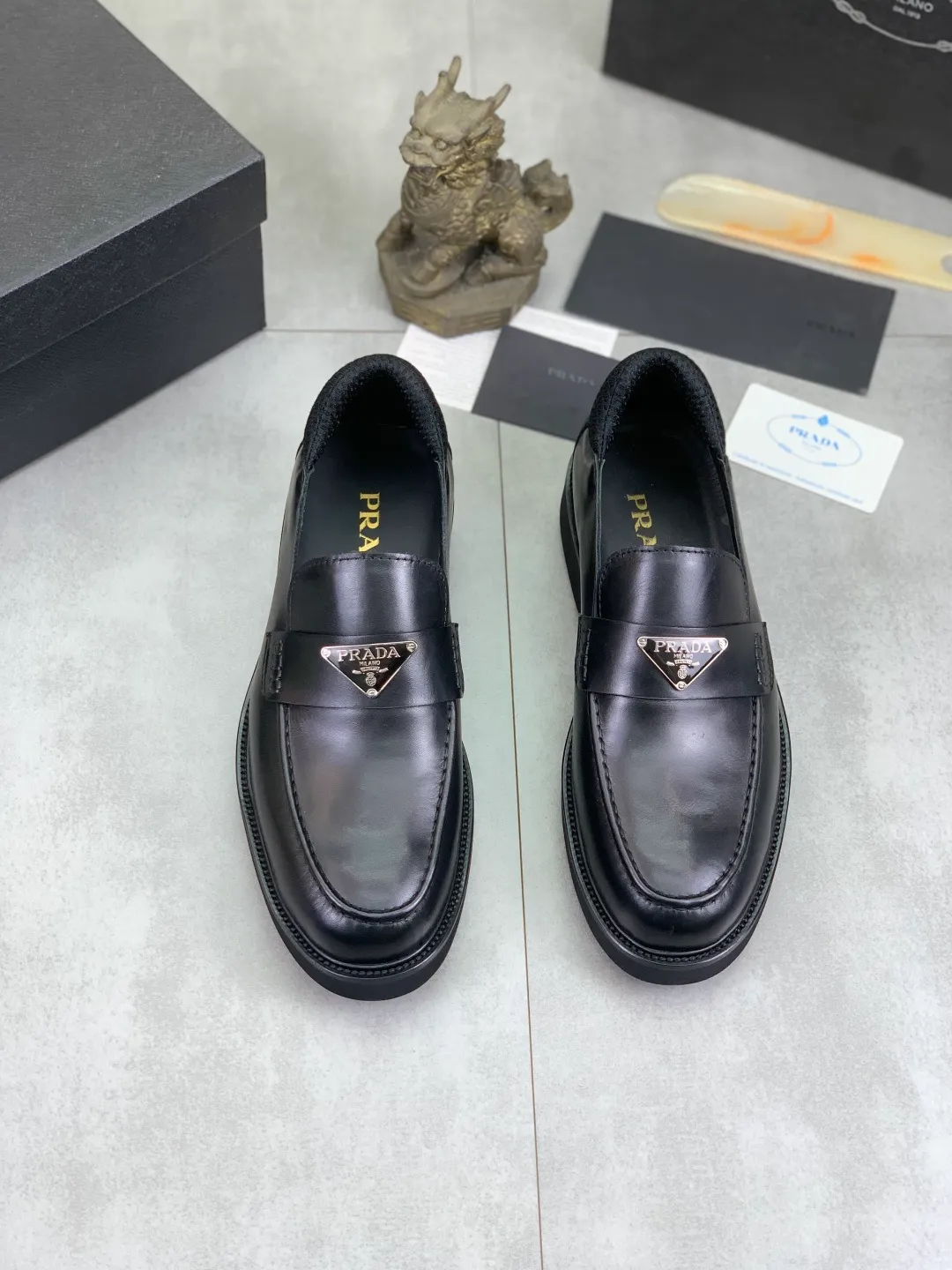 Men's shoes 💰P480 new style 💰 💎💎💎 water-dyed cow lining original order quality PRADA —🆘.Prada original purchase agent, high-end business leather shoes, fabric: imported from Italy cowhide material ➕ water-dyed cow lining/cowhide lining ➕ special original outsole, fine workmanship, real thing ^_^ Photographed 🎬size: 39-44